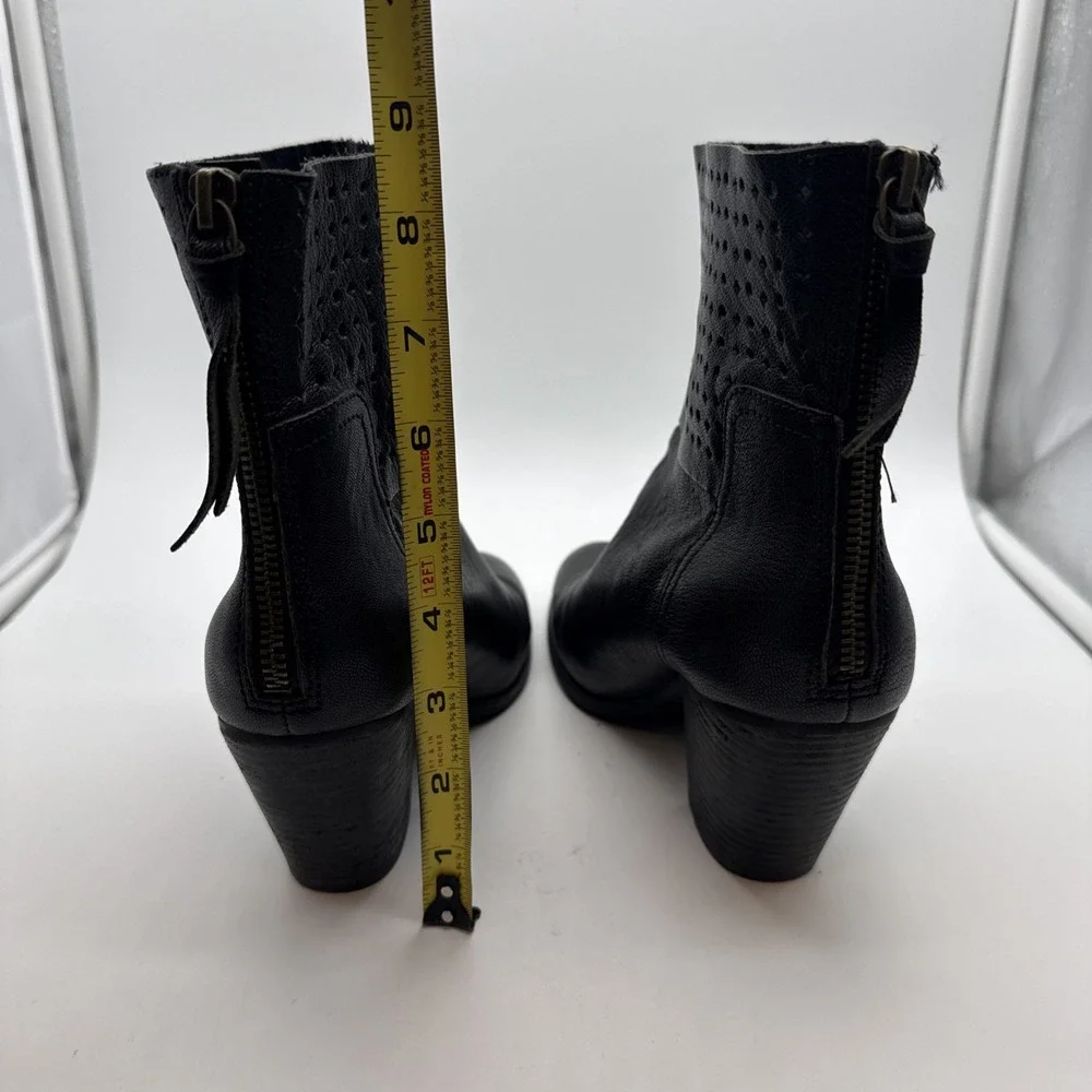 Nine West Womens SZ 9M Hippy Chic Black Leather Perforated High Heel Ankle Boots